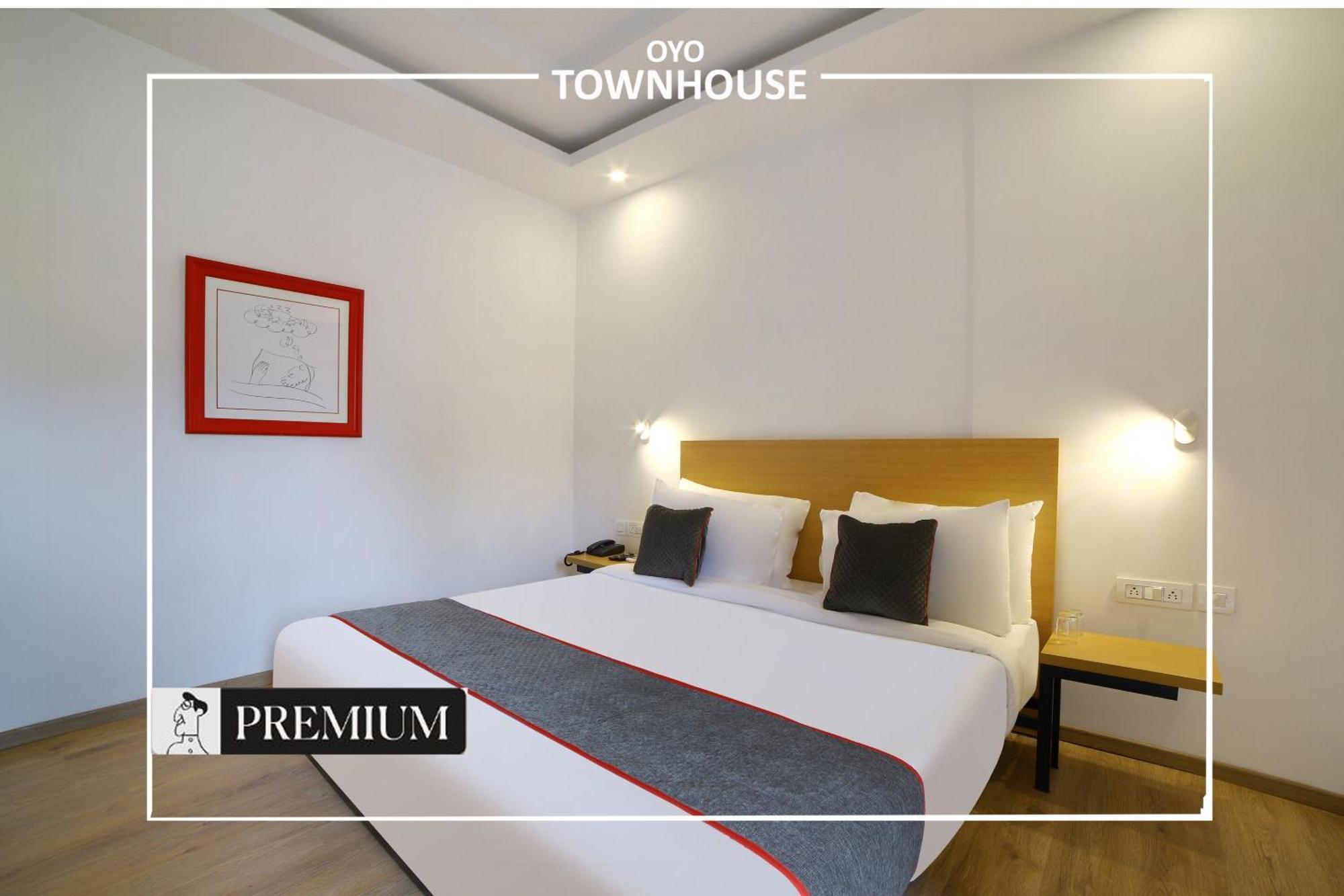 Oyo Townhouse 120 Shushant Lok Гургаон Экстерьер фото