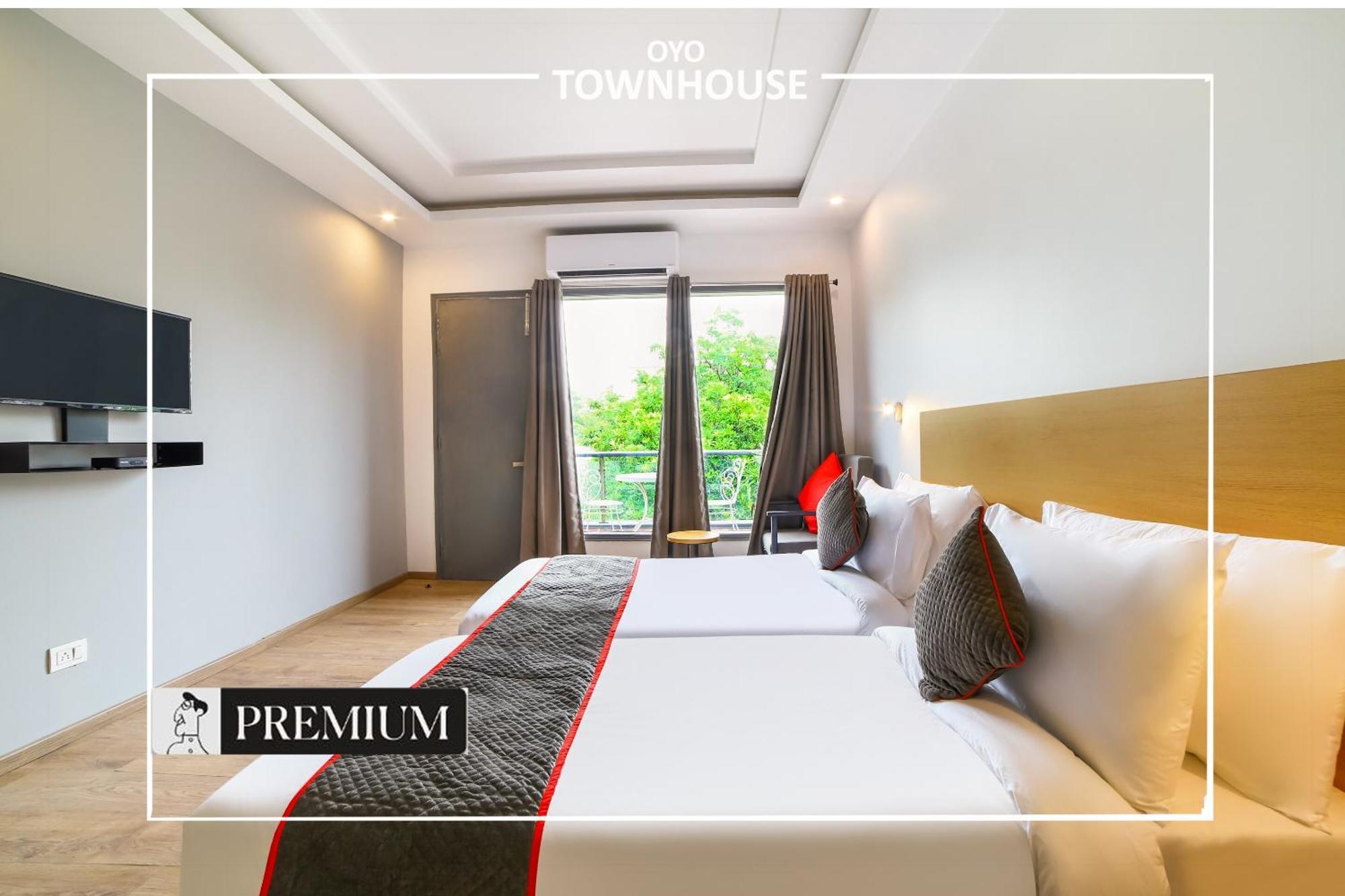 Oyo Townhouse 120 Shushant Lok Гургаон Экстерьер фото
