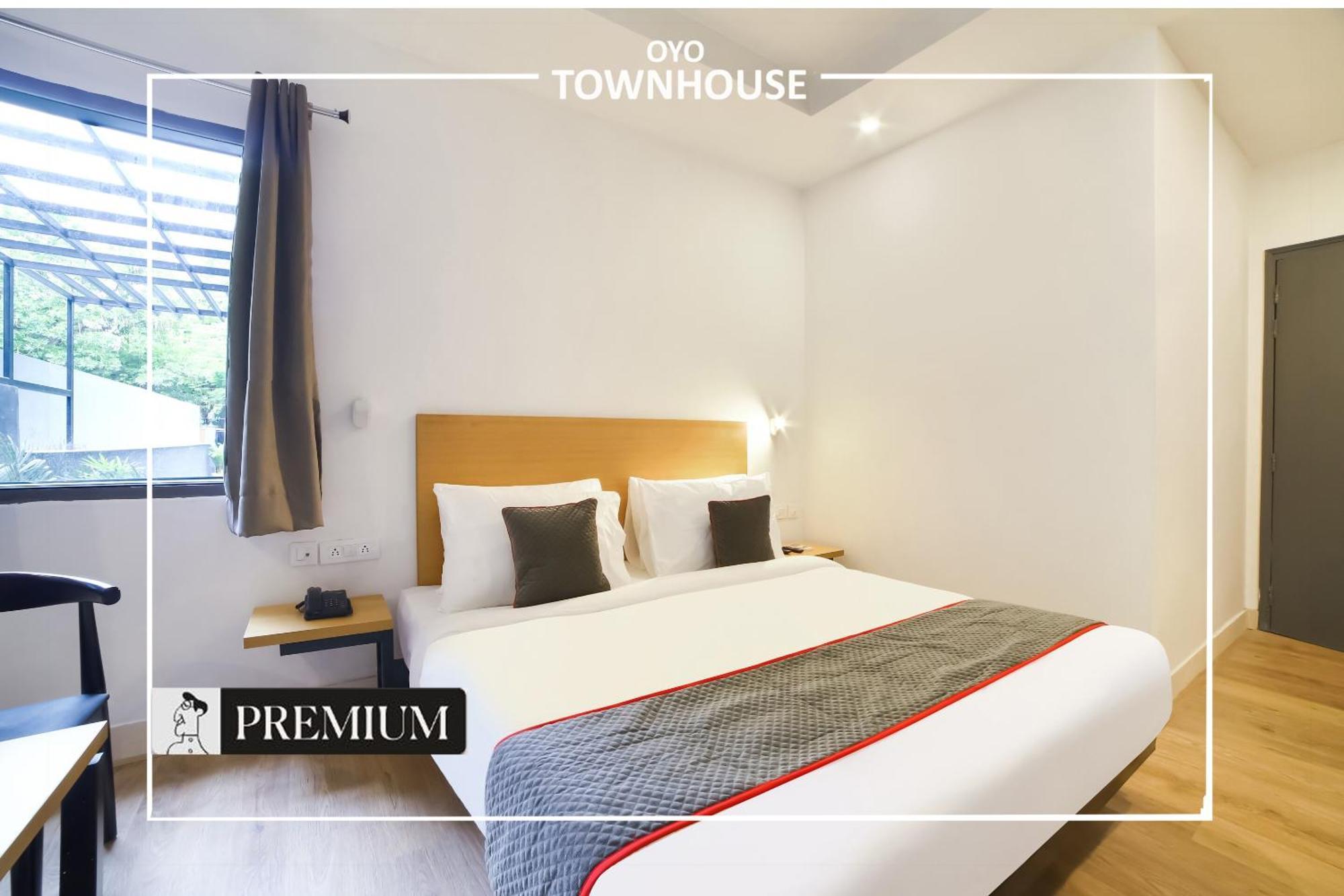 Oyo Townhouse 120 Shushant Lok Гургаон Экстерьер фото